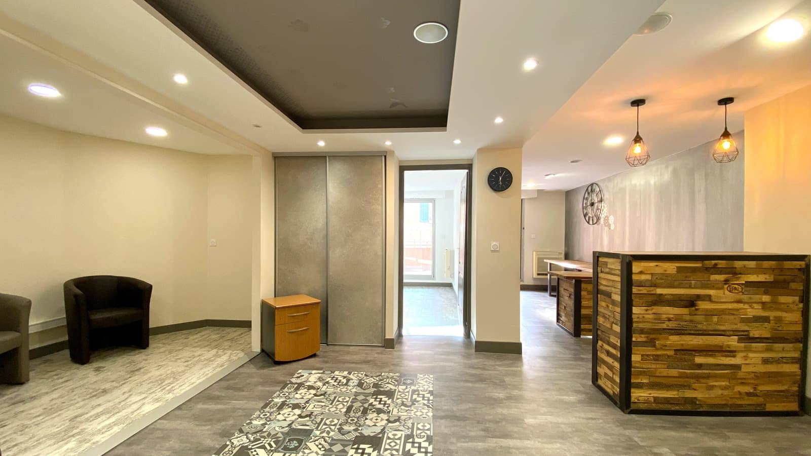 3-bedroom apartment, photo 2 of 5